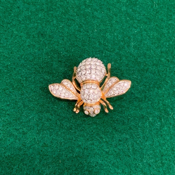 Vintage Joan Rivers Classic Crystal And Gold Tone Brooch / Pin - Picture 1 of 14